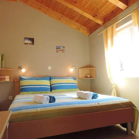 Zaton Mali 12120b Apartment *